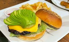 Kemby’s, a popular, family-friendly brewpub in Hiroshima, has opened a diner serving American-style food and craft beer near Marine Corps Air Station Iwakuni, Japan.