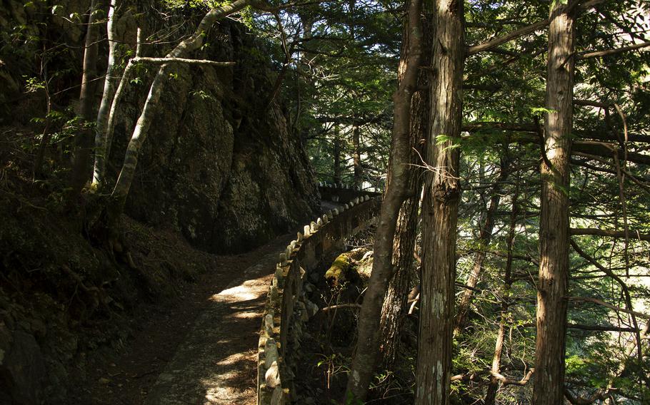 Sandankyo Gorge in Hiroshima prefecture, with easy hiking paths and breathtaking views along the Yokokawa River, shouldn’t be overlooked.