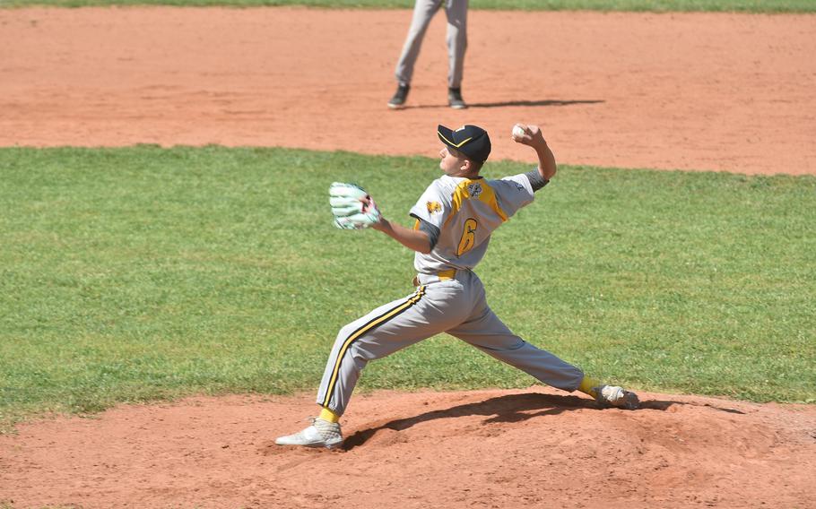 Vicenza’s Logan Sistare came in in relief in the opener of a doubleheader against Naples on Saturday, April 20, 2024.