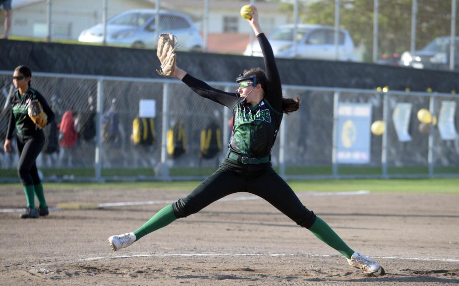 Breslyn Weeks pitches.