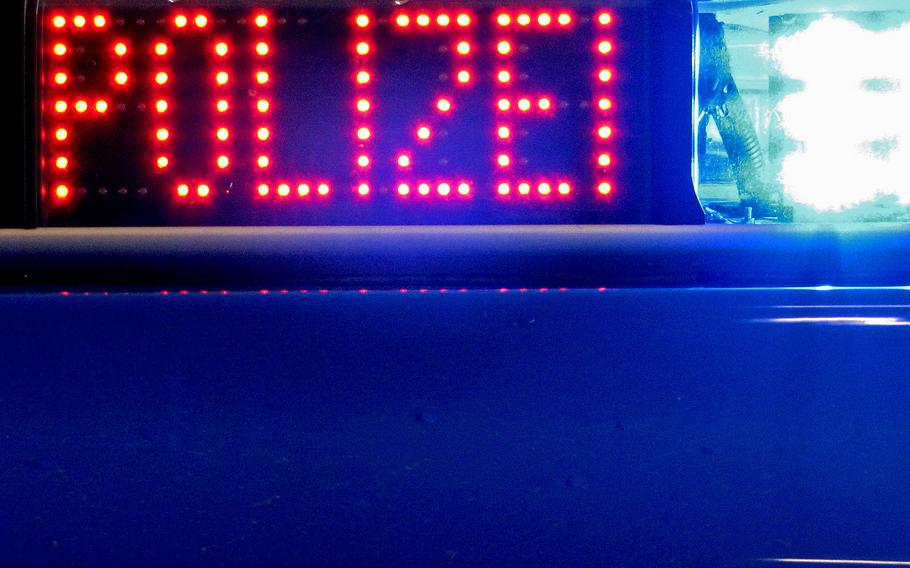 Police arrested a man at a Kaiserslautern shopping center on Monday.