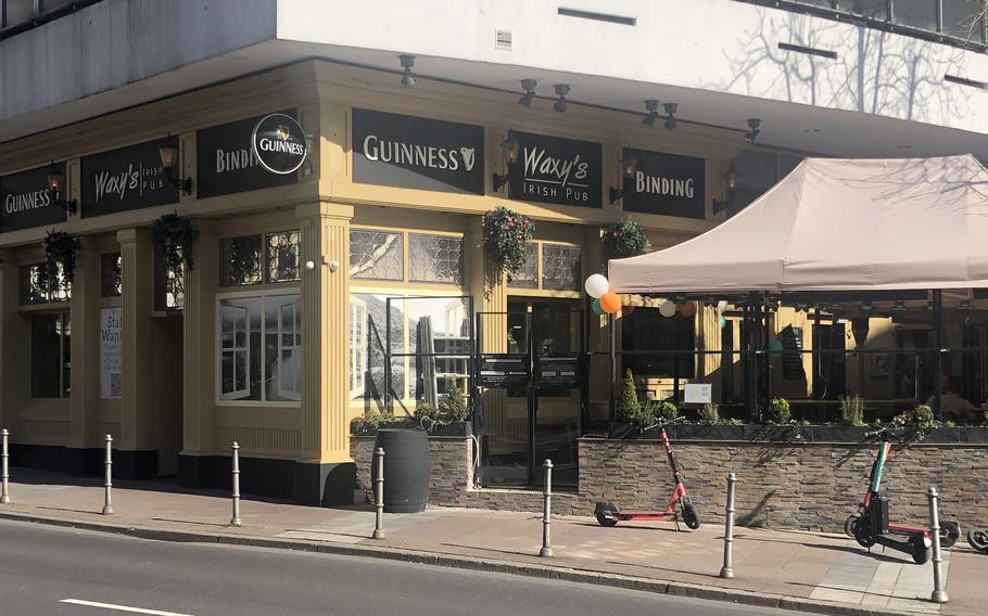Waxy’s Irish Pub in downtown Frankfurt, Germany. For those who are still nervous about sitting inside because of the pandemic, there is plenty of seating outside, most of it covered.