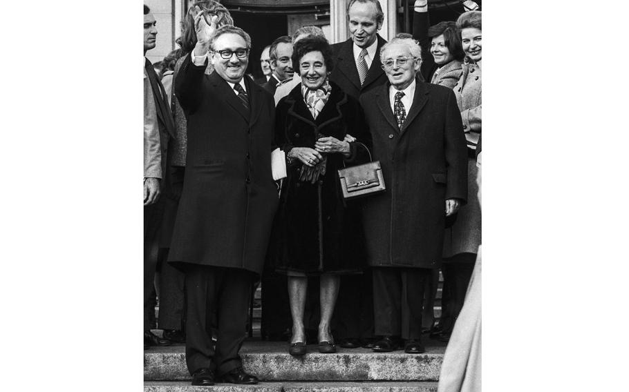 With his parents at his side, Henry Kissinger waves to the crowd gathered in his hometown for a ceremony at which he was presented with Fürth’s Golden Citizen’s Medallion in Furth, Germany, in December 1975. The Kissingers fled Fürth for the U.S. in 1938, but the then-secretary of state noted in his acceptance speech that “I believe that my visit here exemplifies the extraordinary rebirth of friendship between the American people and the German people.” 