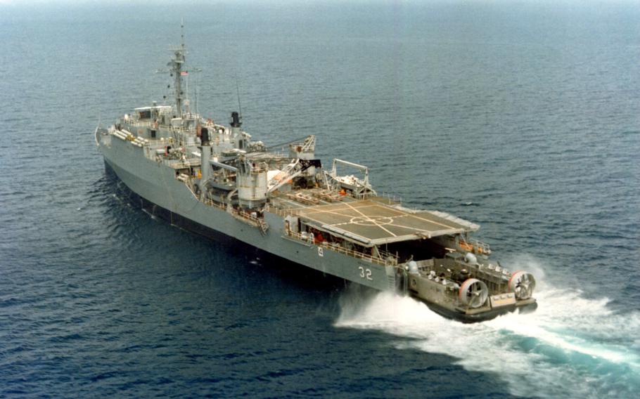 The Amphibious Assault Landing Craft Jeff-B (AALC) enters the docking well of the dock landing ship USS Spiegel Grove (LSD-32) during operations off the coast of Florida.