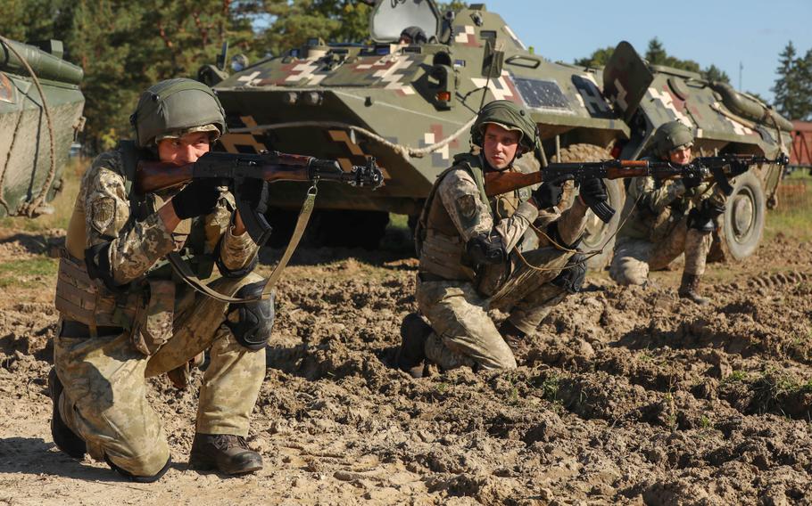 Ukrainian soldiers pull security during an anti-sabotage exercise during exercise Rapid Trident 2021 at Combat Training Center-Yavoriv near Yavoriv, Ukraine, Sept. 27, 2021. The U.S. Army has been training Ukrainian troops since 2015, the year Russia first intervened in eastern Ukraine. 