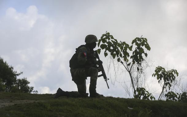 FILE - A soldier carries out an anti-gang operation in the Kenscoff neighborhood of Port-au-Prince, Haiti, Feb. 3, 2025. (AP Photo/Odelyn Joseph, File)