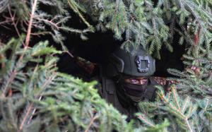 Hed: Operation Dynamic Front, 2017

Grafenwoehr, Germany, Mar. 8, 2017: A Lithuanian soldier observes artillery fire from inside a camouflaged enclosure during Operation Dynamic Front. 

More than 1,300 soldiers from nine NATO countries participate in the Feb. 26 through Mar. 9, 2017 training to ensure that when two or more countries' forces work together, their artillery and communication is synchronized for maximum impact and avoidance of what could be catastrophic friendly fire. 

Read more at: https://www.stripes.com/news/2019-03-07/europes-largest-annual-us-led-artillery-exercise-underway-in-germany-1489099.html1
Source - Stars and Stripes

Read Stars and Stripes' coverage of the exercise here. [https://www.stripes.com/news/2017-03-09/nato-forces-harmonize-the-big-guns-1532059.html1]

META TAGS: NATO; multi-national exercise; training; artillery; U.S. Army; USAREUR;