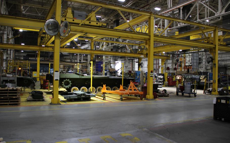 An M1 Abrams tank is being prepared to have the track installed in 2021 at the end of the assembly line at a facility in Lima, Ohio.