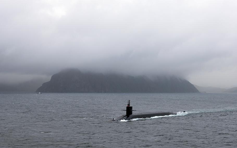 The ballistic missile submarine USS Kentucky departs Broad Bay in Dutch Harbor, Alaska, Aug. 24, 2017. 