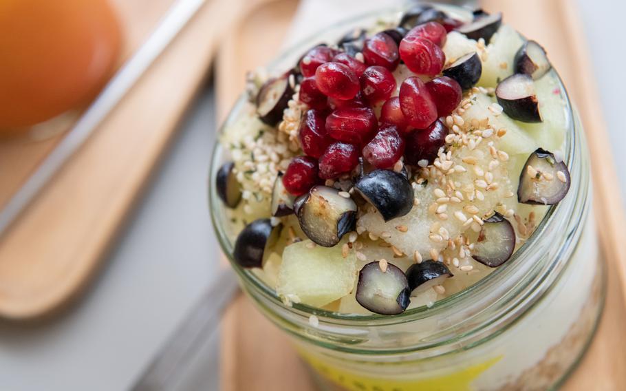 The tropical bowl at Carla Ohio Coffee and Things in Kaiserslautern, Germany, includes organic oats, Greek yogurt and fresh fruit with no sugar added.