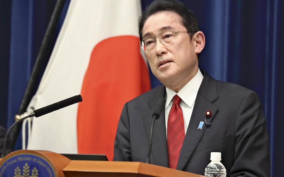 Prime Minister Fumio Kishida speaks about Japan’s additional sanctions against Russia at the Prime Minister’s Office on Friday. 