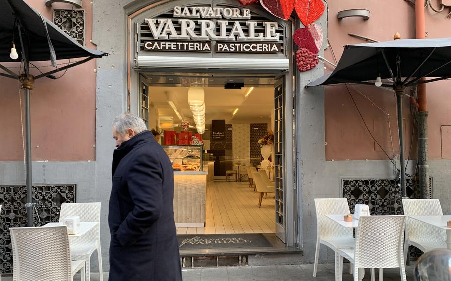 Pasticceria Salvatore Varriale not only offers both versions of sfogliatella but also has indoor and outdoor seating, making the pastry shop a good place to enjoy your treat with an espresso and watch Naples' fashionable Chiaia residents walk by. 