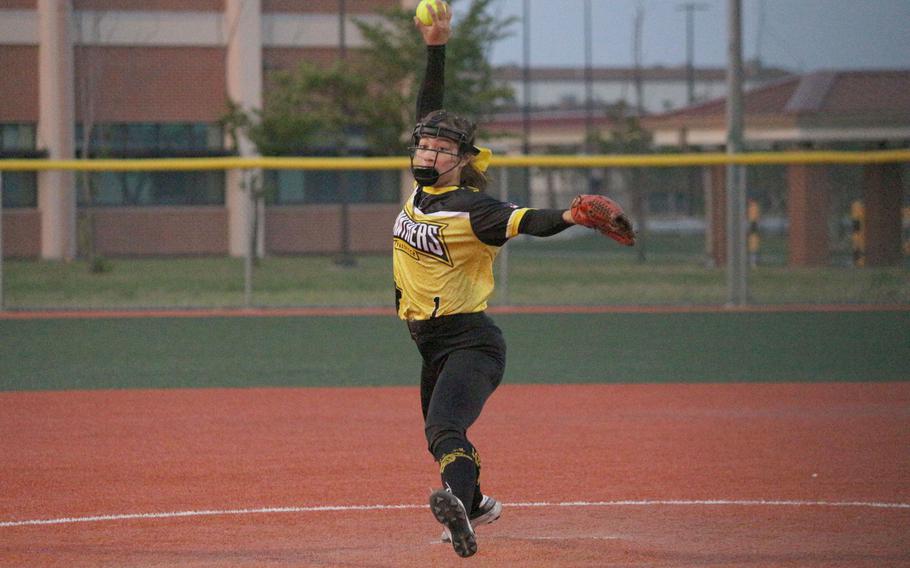 Kadena sophomore right-hander Julia Petruff delivers against Kubasaki.