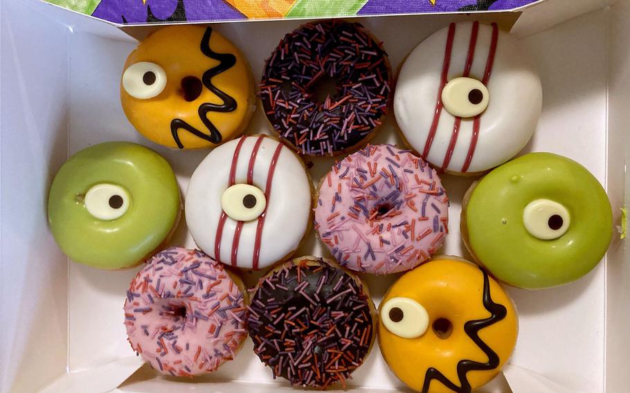 Japan’s Krispy Kreme locations offer two sets of Halloween treats: minimonster-themed doughnuts and seasonal full-sized doughnuts. 
