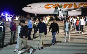 Venezuelan migrants deported from the United States arrive at Simon Bolivar International Airport in Maiquetia, Venezuela, Monday, March 24, 2025. (AP Photo/Ariana Cubillos)