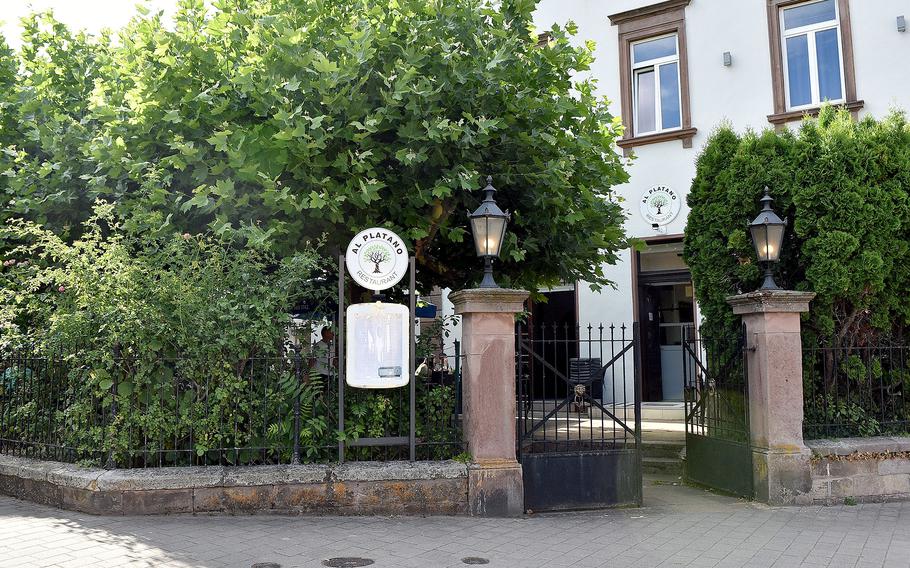 The exterior of Al Platano, an Italian restaurant  in Kirchheimbolanden, Germany, 