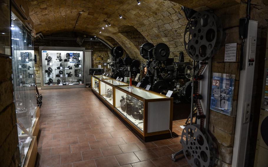 A number of early movie cameras occupy one room at the 3F German Film and Photo Technology Museum in Deidesheim, Germany. Other moviemaking artifacts from the 1930s and ‘40s are also featured.