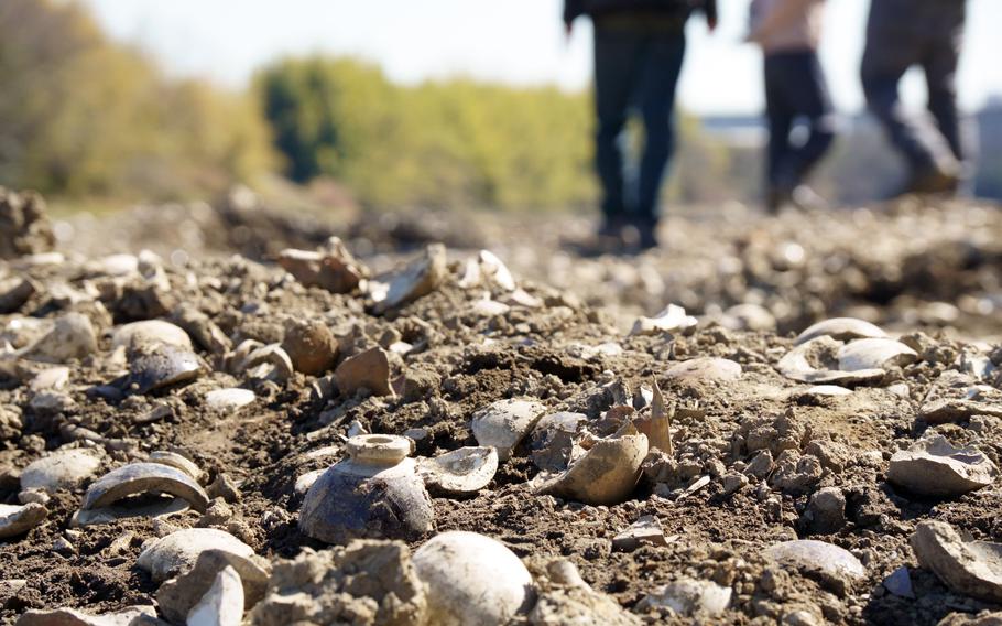 Late in World War II, with iron supplies running low, Japan’s military ordered potters to make grenades. When the war ended, ammunition factories north of Tokyo closed and workers smashed thousands of unused grenade casings on the bank of the Binnuma River.