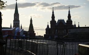 FILE - A view the Red Square with the Historical Museum, right, and the Kremlin Towers in background in Moscow, Russia, on April 29, 2023. A Moscow court has arrested a U.S. citizen on drug charges, a move that comes amid soaring Russia-U.S. tensions over Ukraine. (AP Photo/Alexander Zemlianichenko, File)