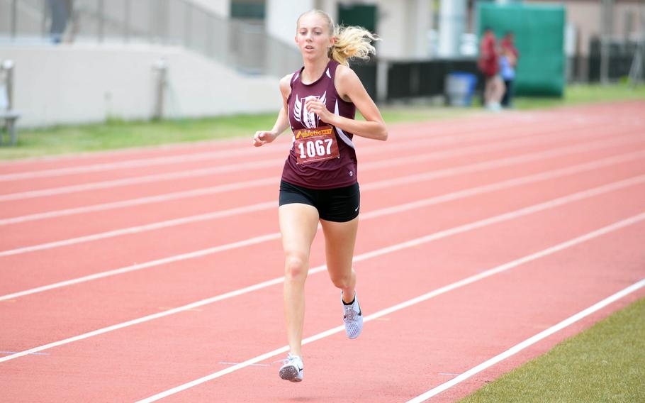 Jane Williams said she lost focus on the third lap, but the Matthew C. Perry senior rallied to finish the 1,600 strong – and in Pacific-record fashion – in Saturday’s home regular-season finale at Samurai Field.