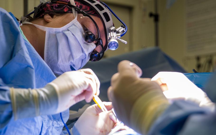 Lt. Cmdr. Katie Topping, an ophthalmologist assigned to Navy Medicine Readiness and Training Command (NMRTC) San Diego, performs the Navy’s first corneal neurotization procedure in the hospital’s main operating room complex in October 2021. The Department of Veterans Affairs is considering scrapping long-standing policy that only surgeons provide surgical eye care in VA facilities. As an ophthalmologist and a Vietnam veteran, I’m shocked and disappointed that the VA would even consider allowing nonphysicians to perform laser eye surgery on me and my fellow veterans.