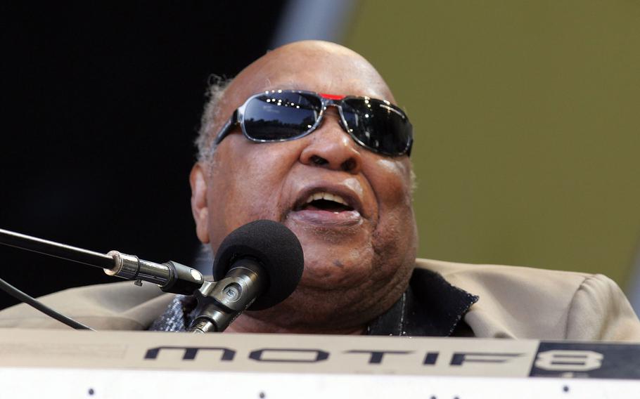 Les McCann performs live onstage at the Hollywood Bowl during the 32nd annual Playboy Jazz Festival on June 12, 2010, in Los Angeles.