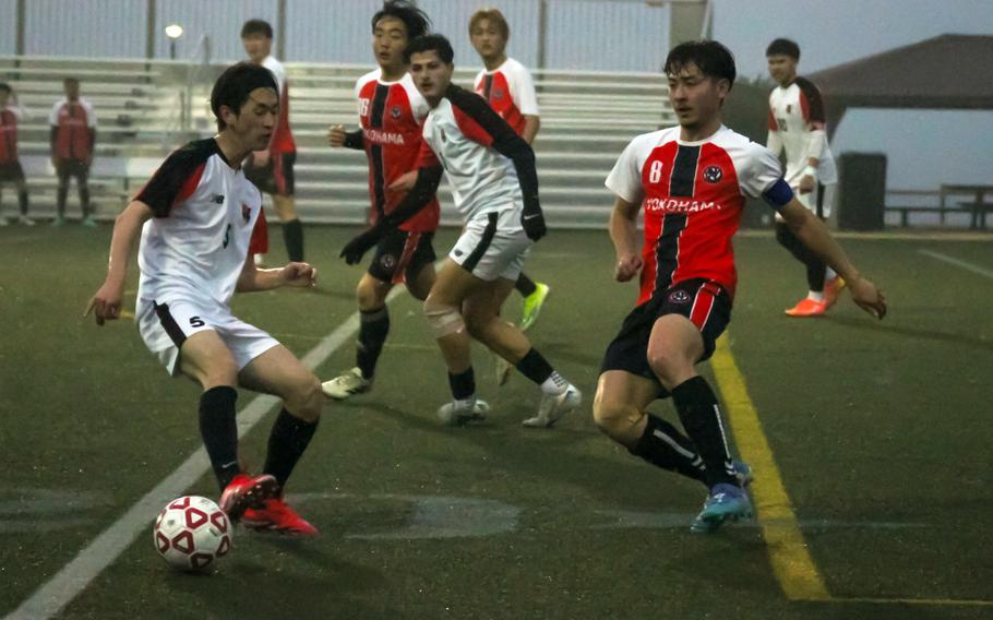 Kai Tsuchiya looks for daylight ahead.