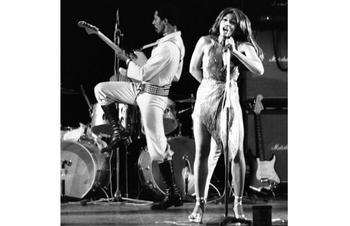 Tina Turner onstage in 1972 at Frankfurt’s Jahrhunderthalle, backed up by then-husband Ike and his band.