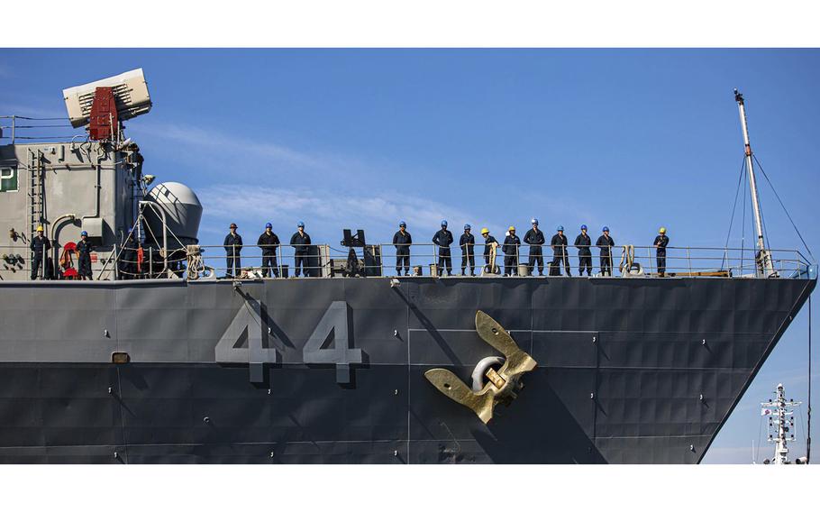 The Whidbey Island-class dock landing ship USS Gunston Hall (LSD 44) enters port in Tallinn, Estonia for a port visit, on Aug. 5, 2022. 