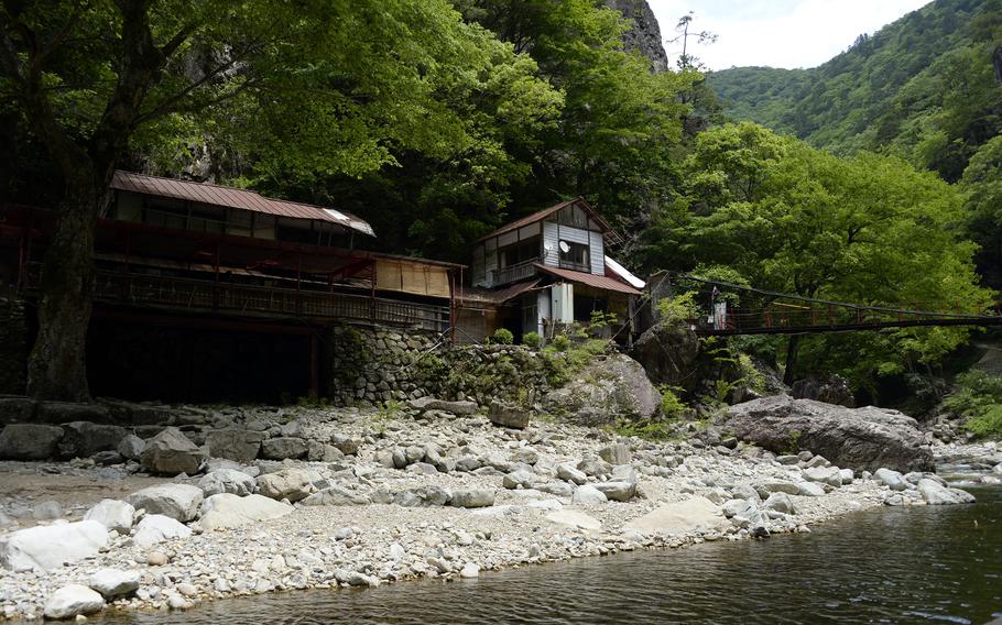 The Kurobuchi Lodge is the perfect place to stop and rest and enjoy fresh, skewered yamame – Japanese trout – along with udon or somen noodles while enjoying the river view. 