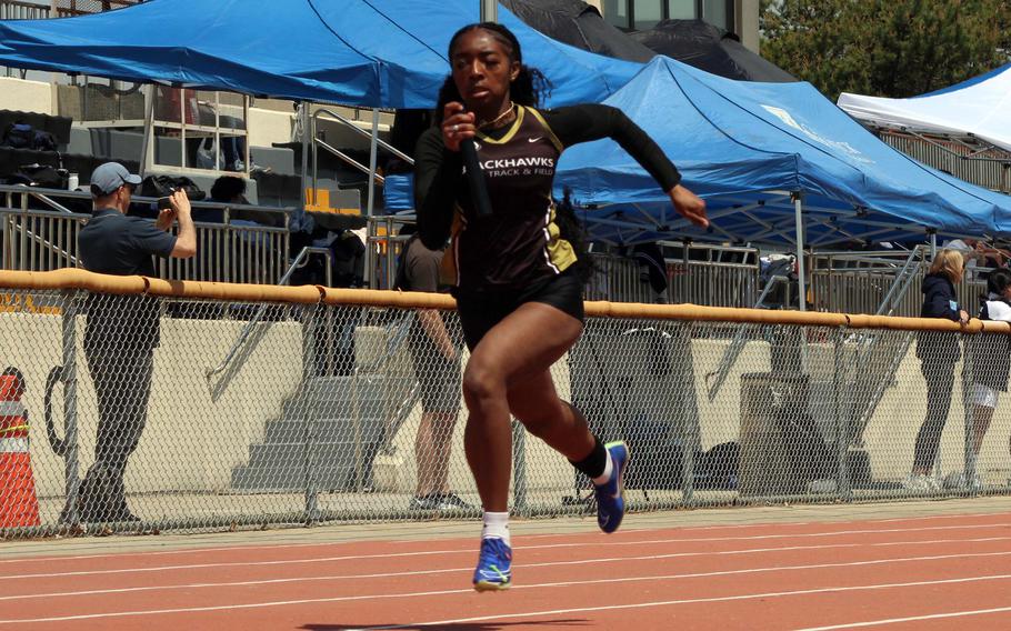 Jahydan Johnson sprints.