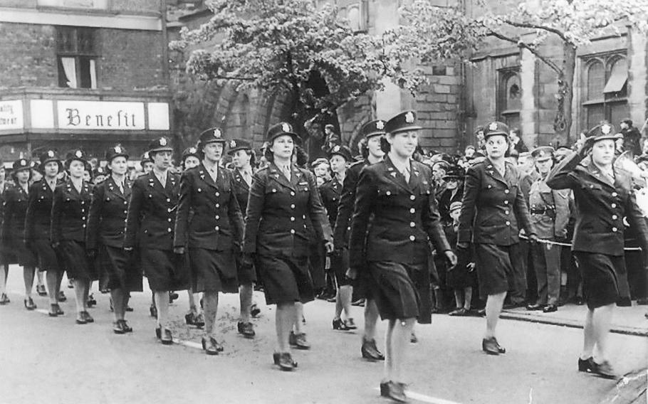 2nd Lt. Muriel Phillips Engelman, far right, as platoon leader of the 16th General Hospital in Chester, England.