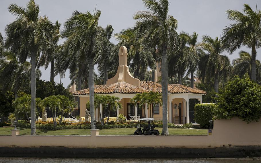 A Mar-A-Lago security member at former U.S. President Donald Trump’s house at Mar-A-Lago in Palm Beach, Fla., on Aug. 9, 2022. 