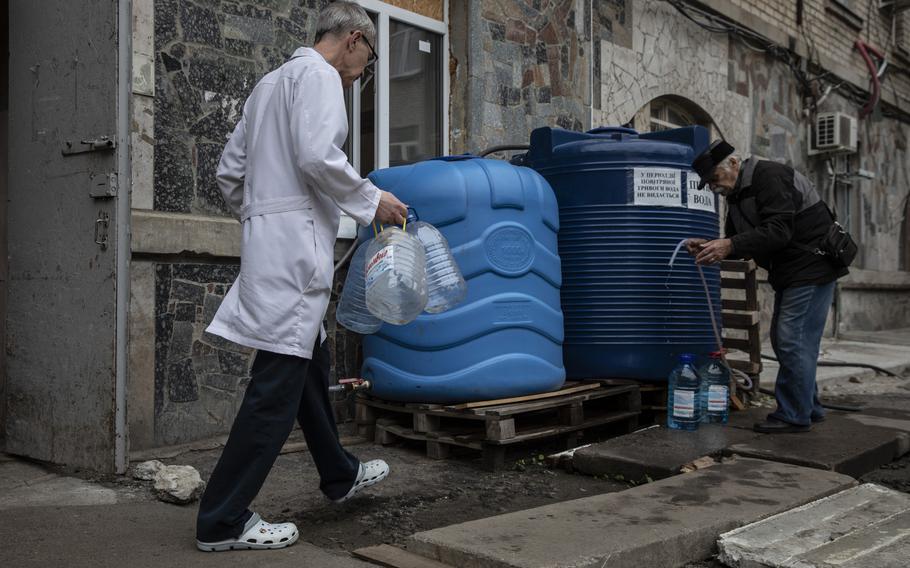 Mykolaiv Regional Clinical Hospital is relying on deliveries of fresh water. 