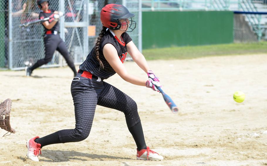 Sarah Goleman swings.