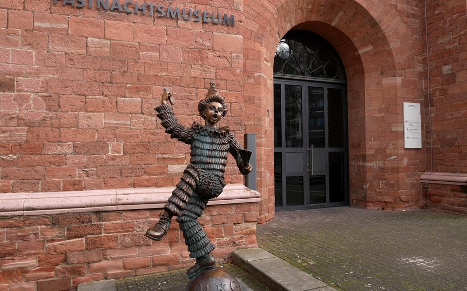 The Mainz Fastnachtsmuseum is housed in the basement of the Proviant-Magazin, a mid-19th-century military supply depot. The museum traces the history of Mainz's carnival, called Fastnacht.