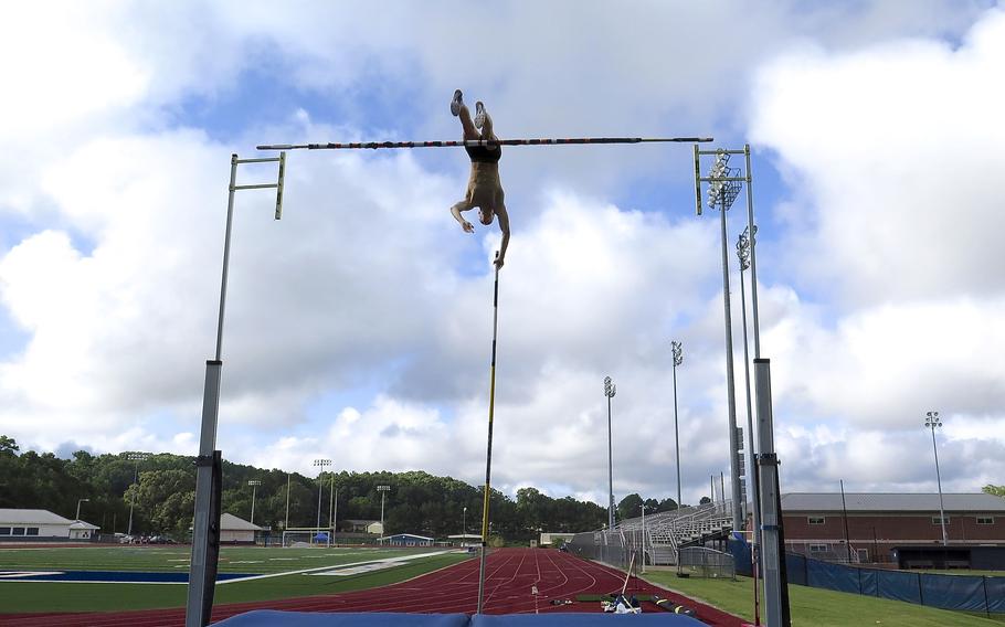 Pole-vaulter Sam Kendricks, then a second lieutenant in the U.S. Army Reserve, trains for the Rio Olympics in Oxford, Mississippi, July 27, 2016. 