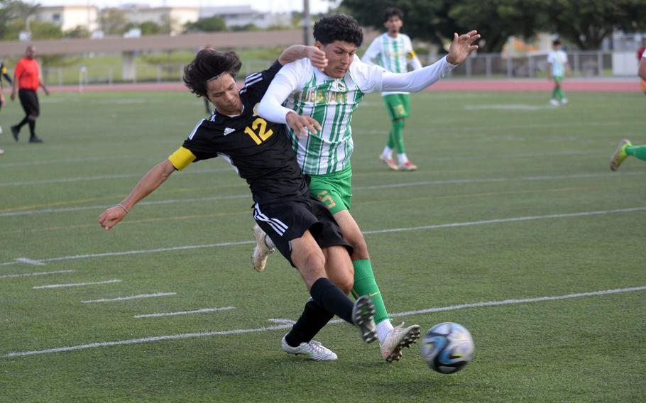 Will Weatherhill and Mateo Solano battle.