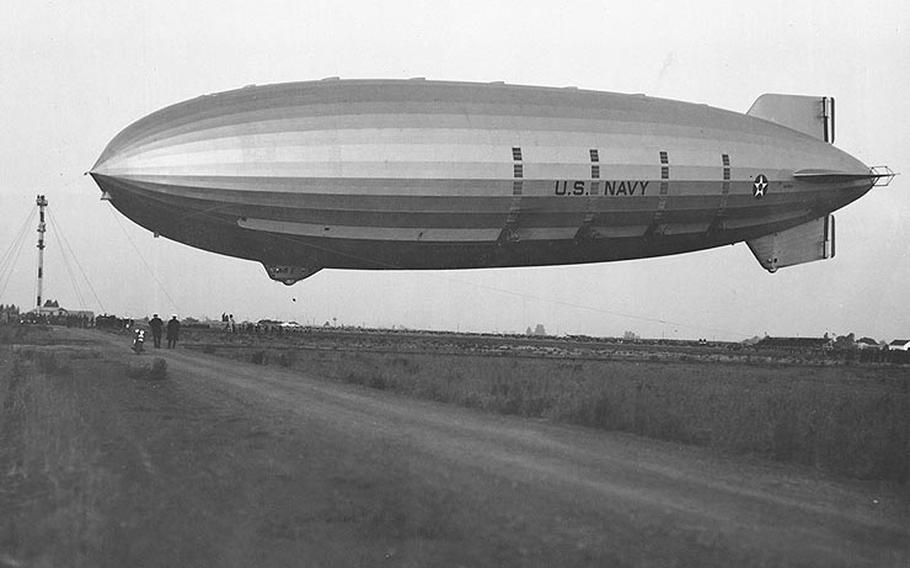 USS Akron (ZRS-4) approaches the mooring mast while landing at Sunnyvale, Calif., May 13, 1932.