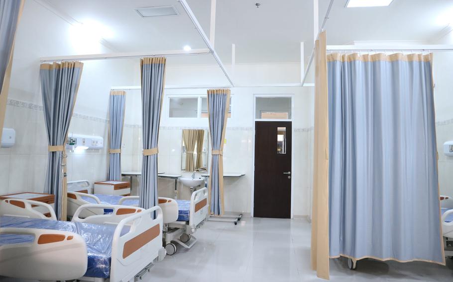  In Egypt, hundreds of beds prepared for injured Palestinians lie empty.