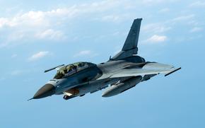 A South Korean fighter jet flies through the sky.