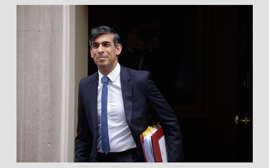British Prime Minister Rishi Sunak departs 10 Downing Street, ahead of the presentation of the Autumn Statement in parliament, in London, UK, on Nov. 22, 2023.