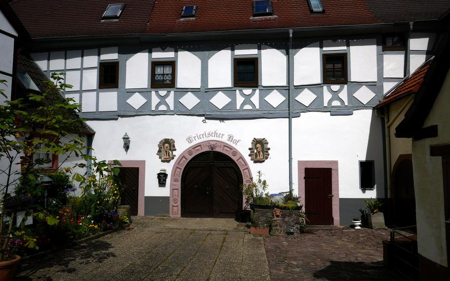 The Trierischer Hof in Dreieichenhain, Germany was originally built before 1400 and housed Burg Hayn’s men-at-arms. It was extended in the 17th and 18th centuries.