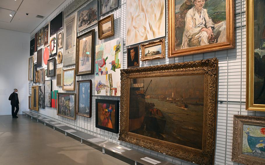Many museums have too many pieces of art to display at once and are kept in storage. But the Kunsthalle Mannheim has one room, Kubus 8, jam-packed with a variety of works not normally on display.