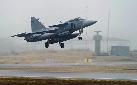 Sweden considers letting Ukrainian pilots try out Gripen fighter jets