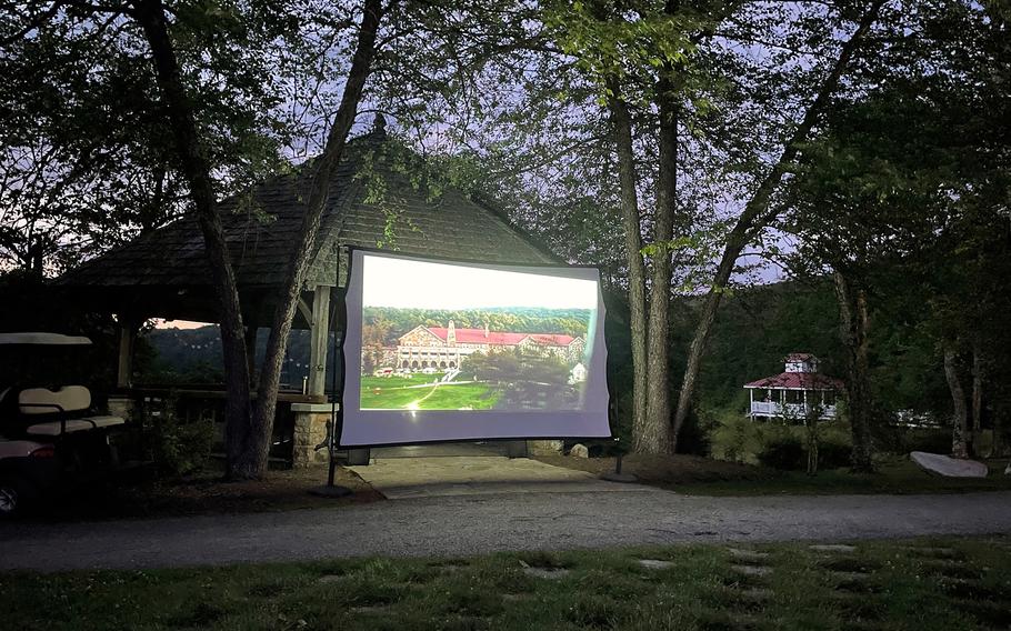 On the first night of a “Dirty Dancing” weekend, the Mountain Lake Lodge screened the movie that was partly filmed on its property. 