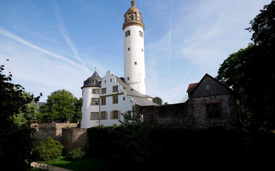 The Hoechst Palace started out as a castle and because of its proximity to the Main River, it was used a toll station by the archbishops and electors of Mainz. Destroyed by Frankfurters upset with the tolls, it was later turned into a palace by an archbishop at the end of the 16th century. American Forces Network also once had its headquarters here.