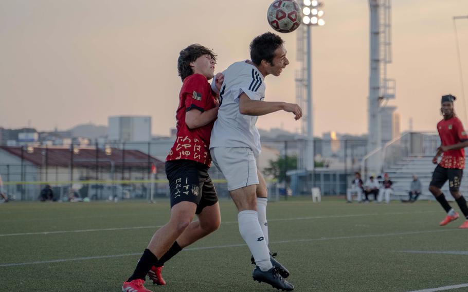 Isaiah Segarra heads the ball.