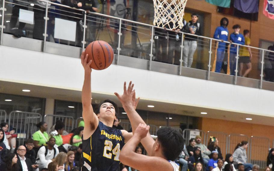 Jack Lovallo shoots.