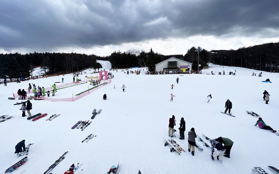 Fujiten Snow Resort, at the first station of Mount Fuji in Narusawa village, has multiple slopes perfect for beginners and experts alike.